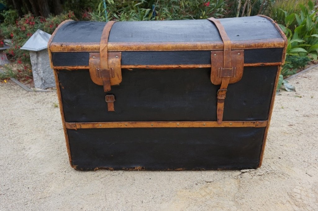 Grote antieke koffer, kist, hutkoffer in leer met hout, Ophalen, Gebruikt, Slot, Leer