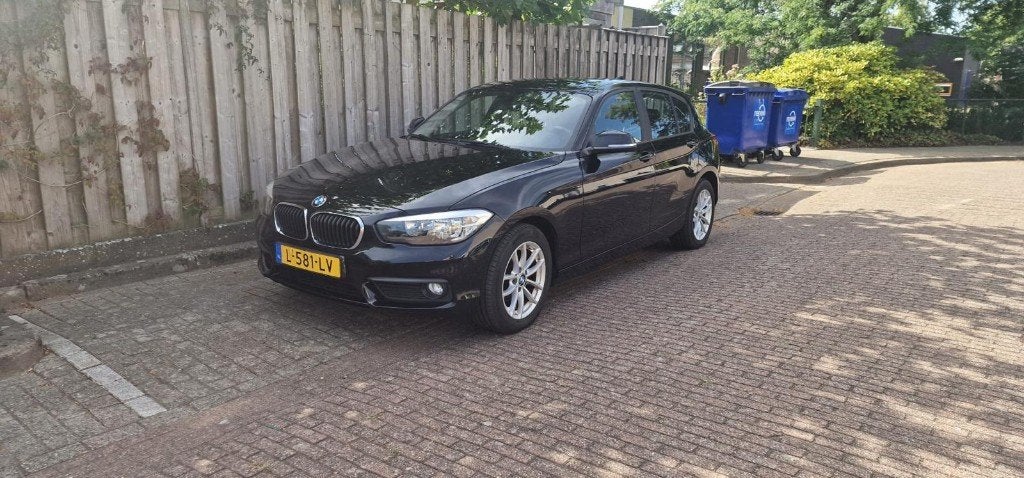 BMW 116i | 109.440 km | Nieuwe banden | APK 05-2027 |, Auto's, 1-Serie, 1280 kg, Zwart, Zwart