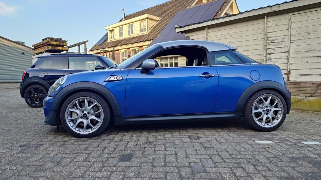 Mini 1.6 Cooper S Coupe [N18], Auto's, Mini, Zwart, 4 cilinders, Blauw, Handgeschakeld