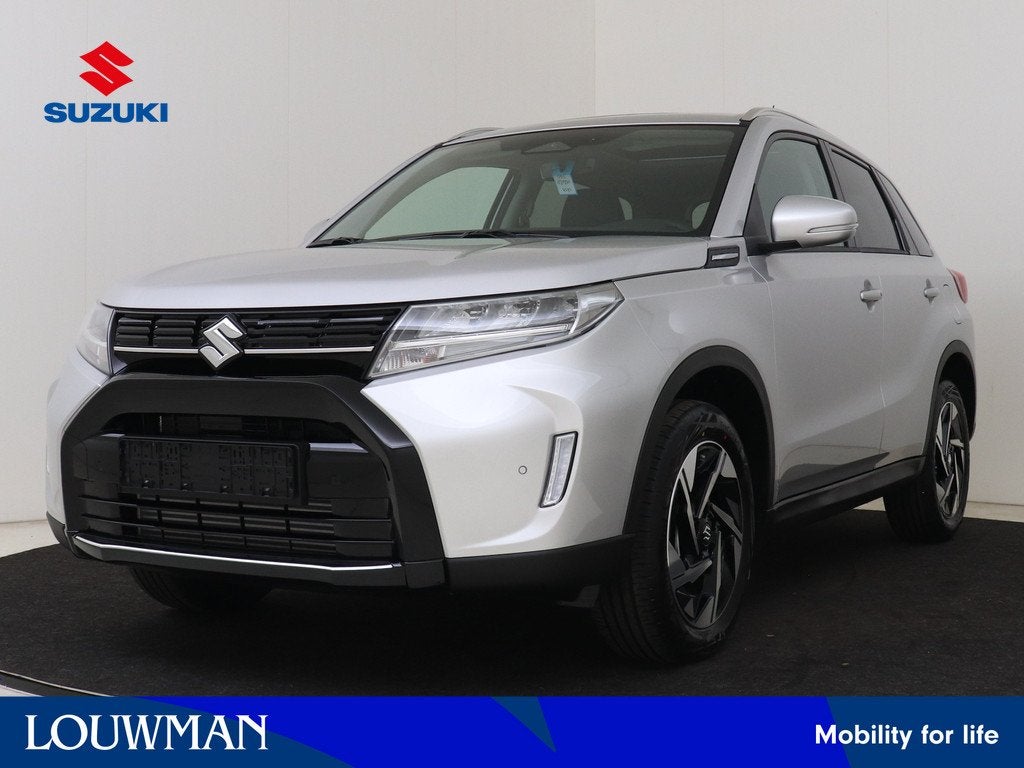 Suzuki Vitara 1.4 Boosterjet Smart Hybrid Style | Parkeersen, Voorwielaandrijving, 12 maanden, Zwart, 4 cilinders