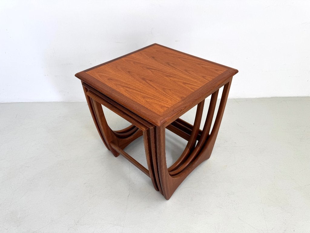 Vintage set  bijzettafels van G-Plan, Huis en Inrichting, Minder dan 55 cm, Rond, Zo goed als nieuw, Ophalen
