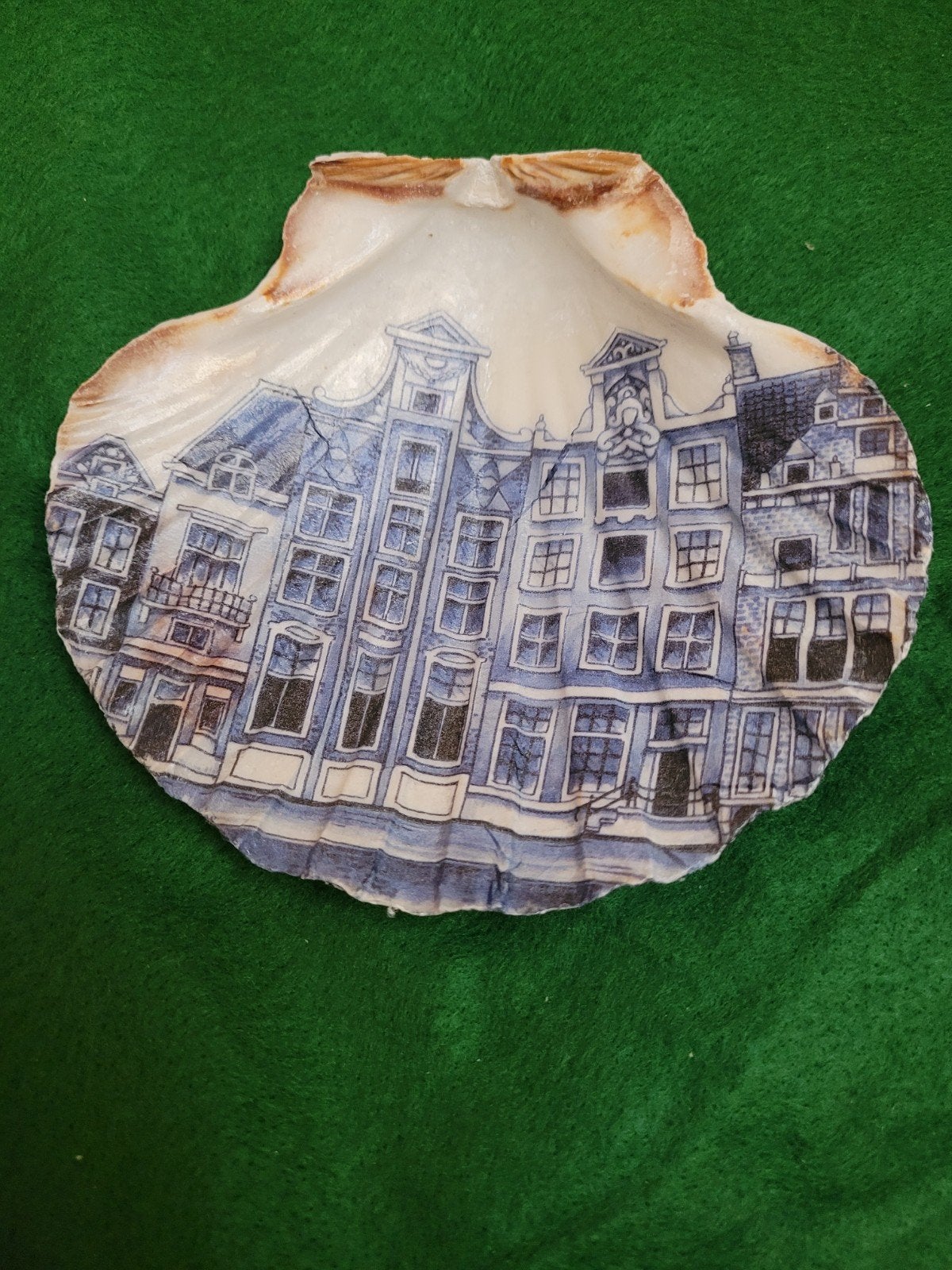 Decoratieve Schelp met Delfts Blauw Grachtenpandjes, Ophalen of Verzenden, Zo goed als nieuw