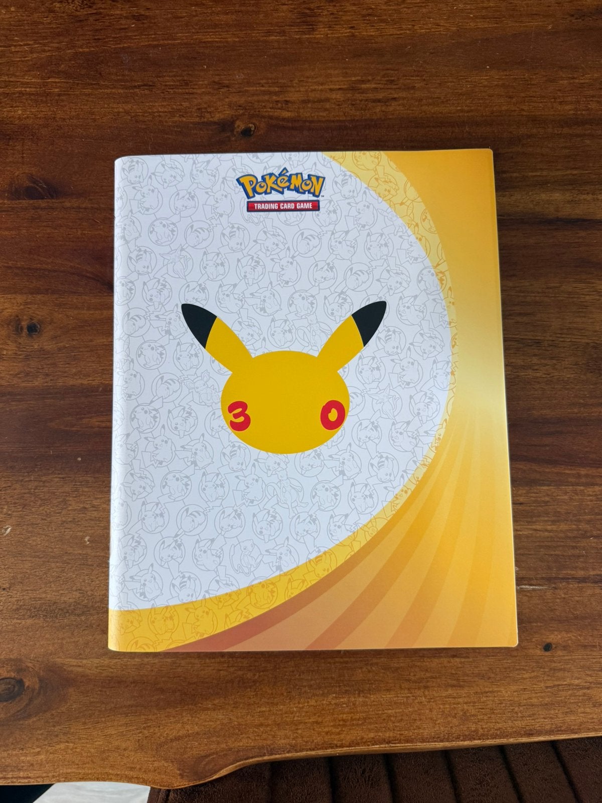 30th celebrations pokemon MASTER base set inclusief pikachus, Verzenden, Zo goed als nieuw, Meerdere kaarten