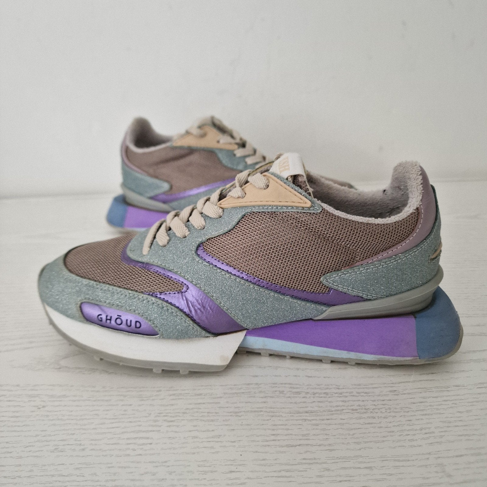 Ghoud schoenen sneakers maat 39. Uitneembare binnenzool., Kleding | Dames, Overige kleuren, ., Ophalen of Verzenden, .