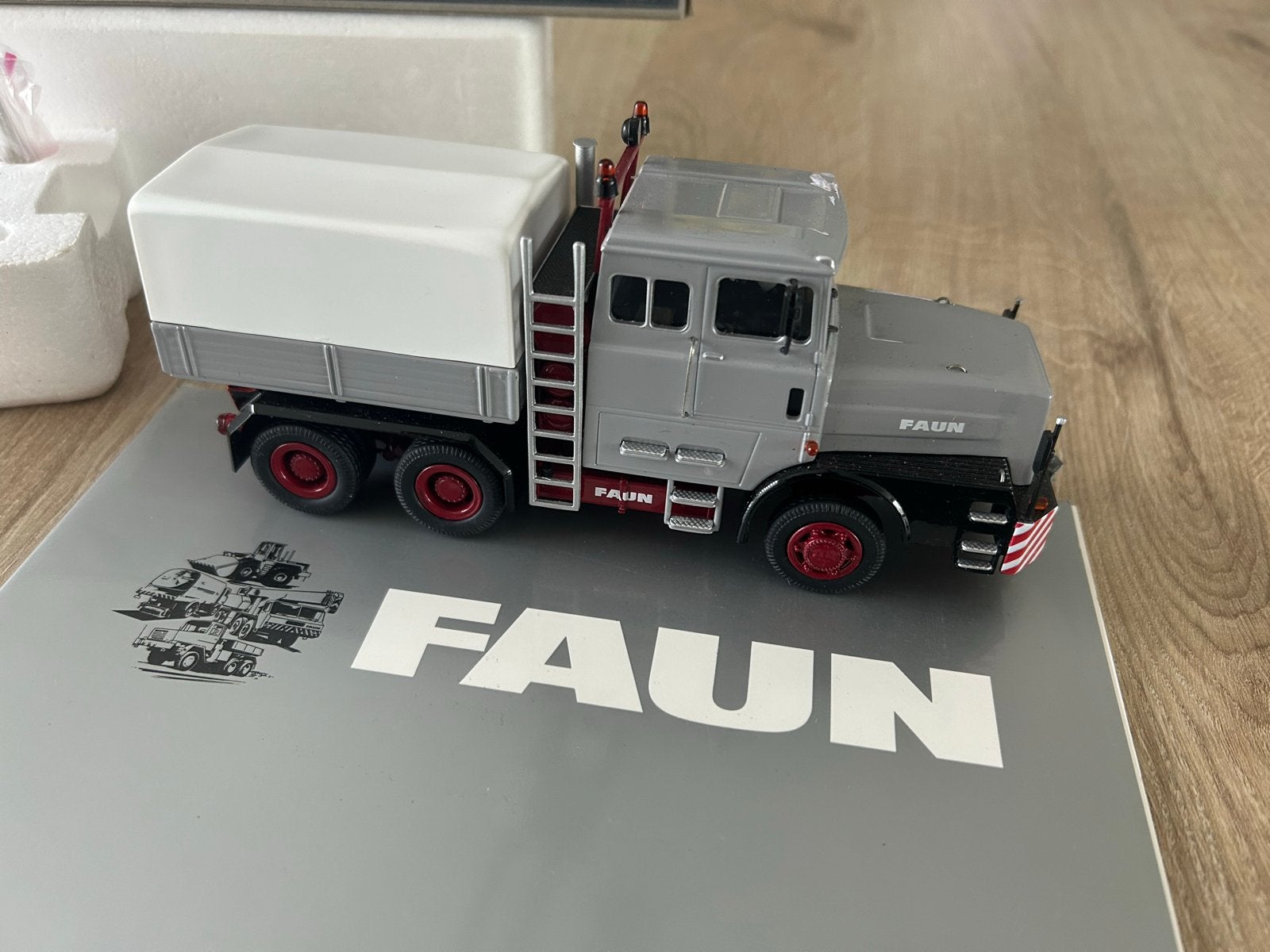 Faun Trekker Type 1206  grijs. NZG 504/52 - Nieuw in doos, Ophalen of Verzenden, Nieuw, Overige merken