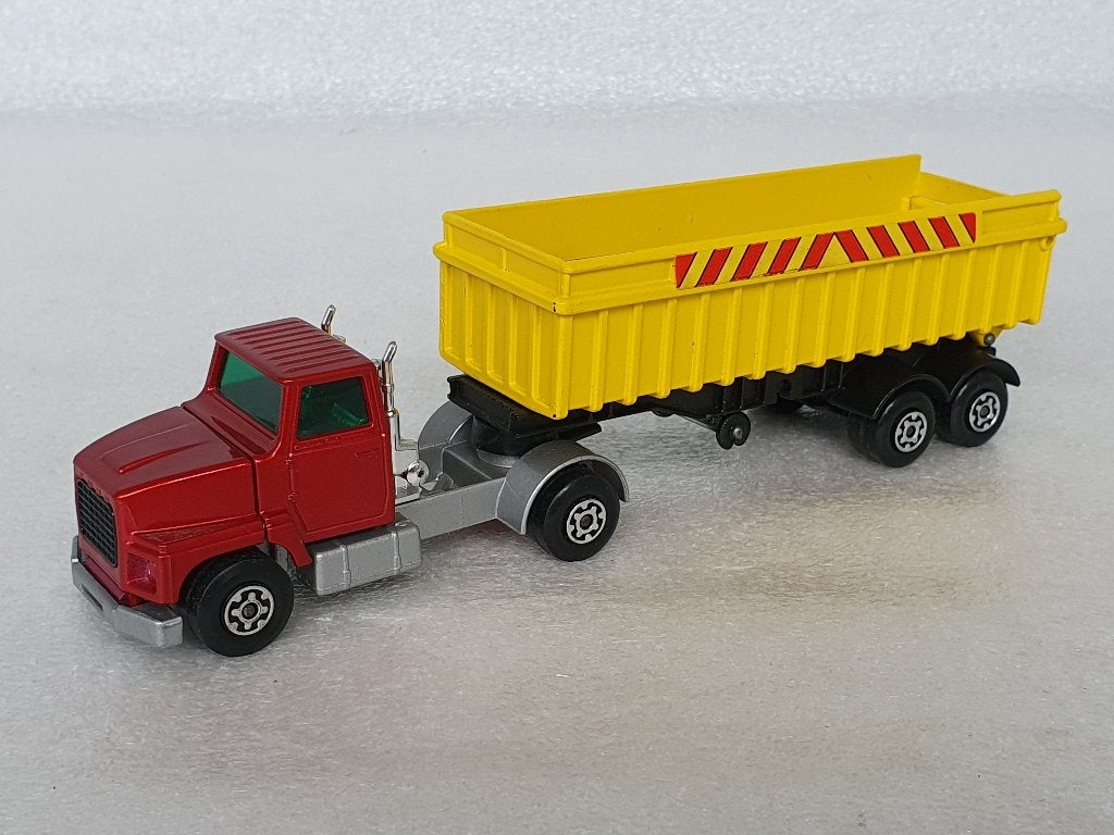 Matchbox - Super Kings: Ford LTS Articulated Tipper Truck, Ophalen of Verzenden, Gebruikt, Bus of Vrachtwagen