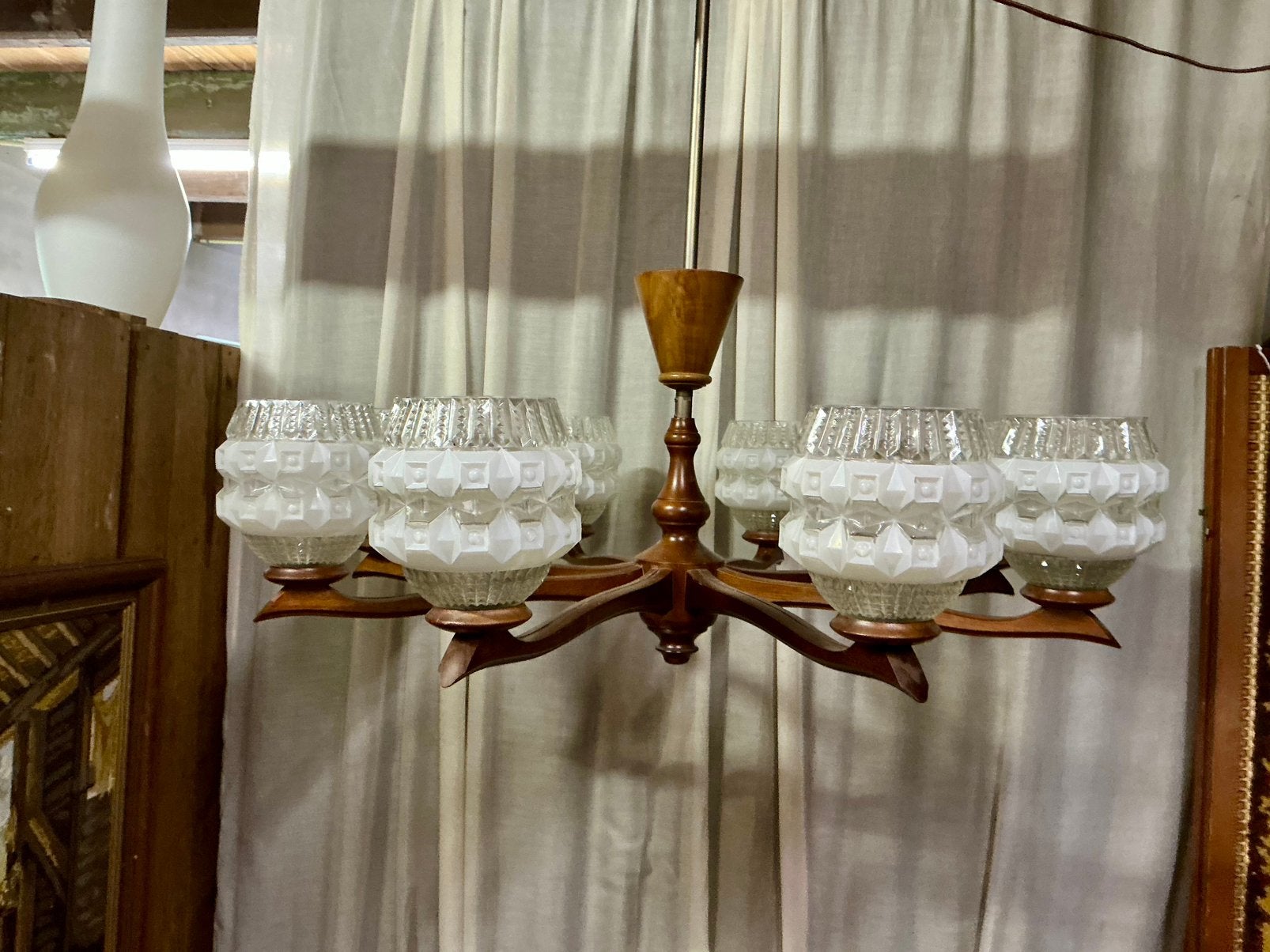 Gigantische vintage hanglamp ,mooie glazen kappen 8 stuks, Antiek en Kunst, Ophalen of Verzenden