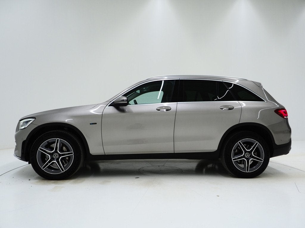 Mercedes-Benz GLC 300e 4MATIC AMG | Sfeerlicht | Camera | Sp, Auto's, Mercedes-Benz, Automaat, Gebruikt, Zwart, 4 cilinders