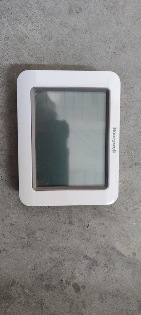 Honeywell thermostaat TH8200G1004, Ophalen, Gebruikt