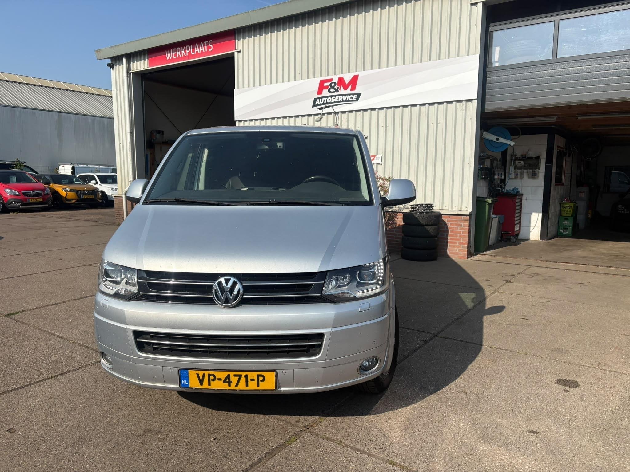 Volkswagen Transporter 2.0 TDI L2H1 DC Comfortline DSG, airc, Auto's, Euro 5, Gebruikt, Parkeersensor, 4 cilinders