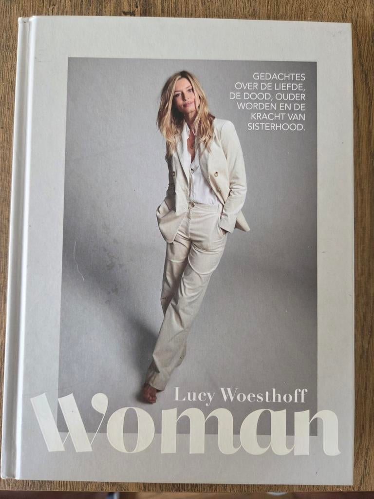 Woman - Lucy Woesthoff (Gedachten over liefde, dood), Boeken, Ophalen of Verzenden, Gelezen, Lucy Woesthoff, Nederland