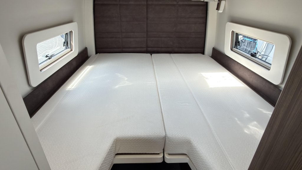 Unieke Bomvolle Kabe TravelMaster Van 4x4 190PK Automaat '24, 6 tot 7 meter, Bedrijf, Diesel, Luifel