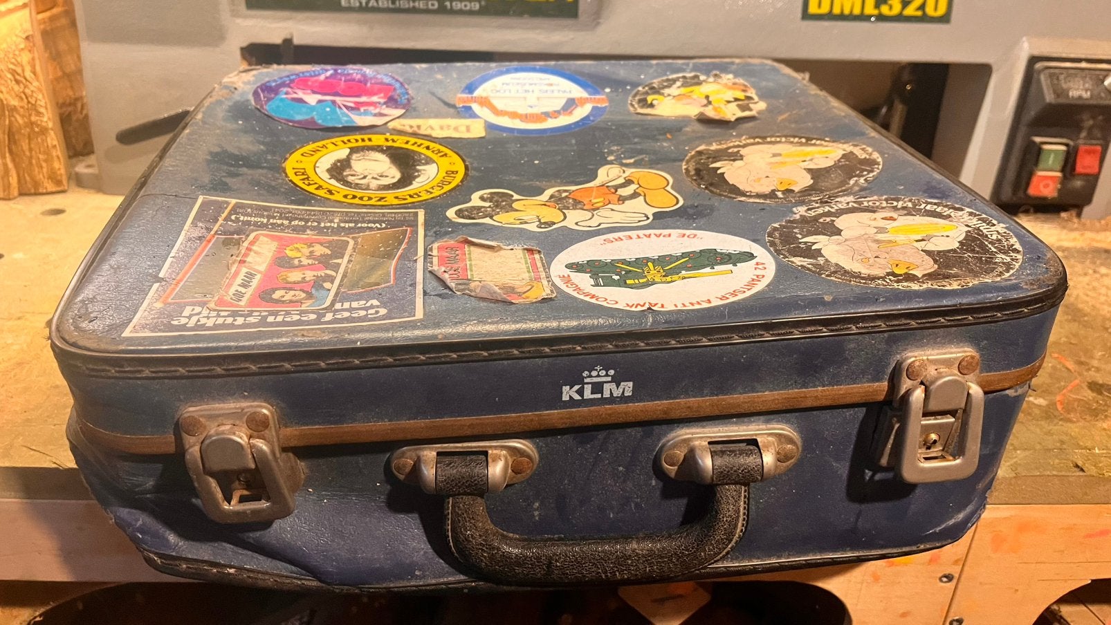KLM koffer met jaren 80 stickers!, Ophalen
