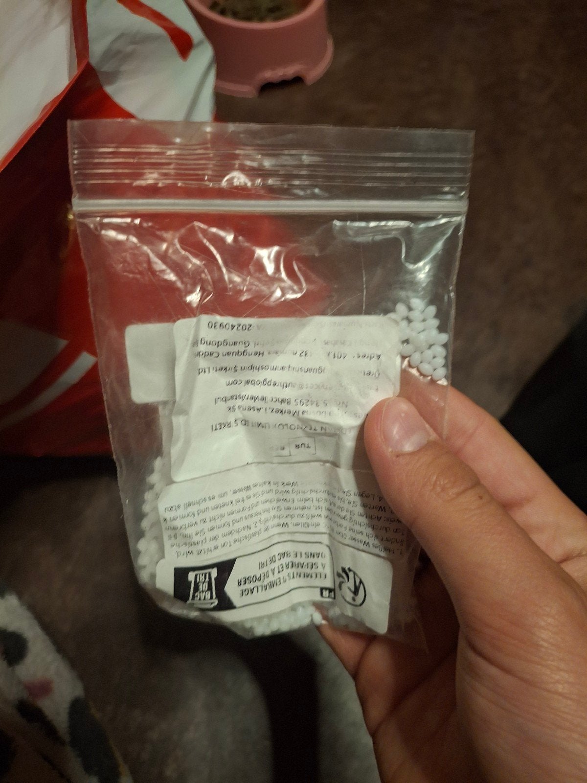 (Therian taden maken) voor masker, Verzenden
