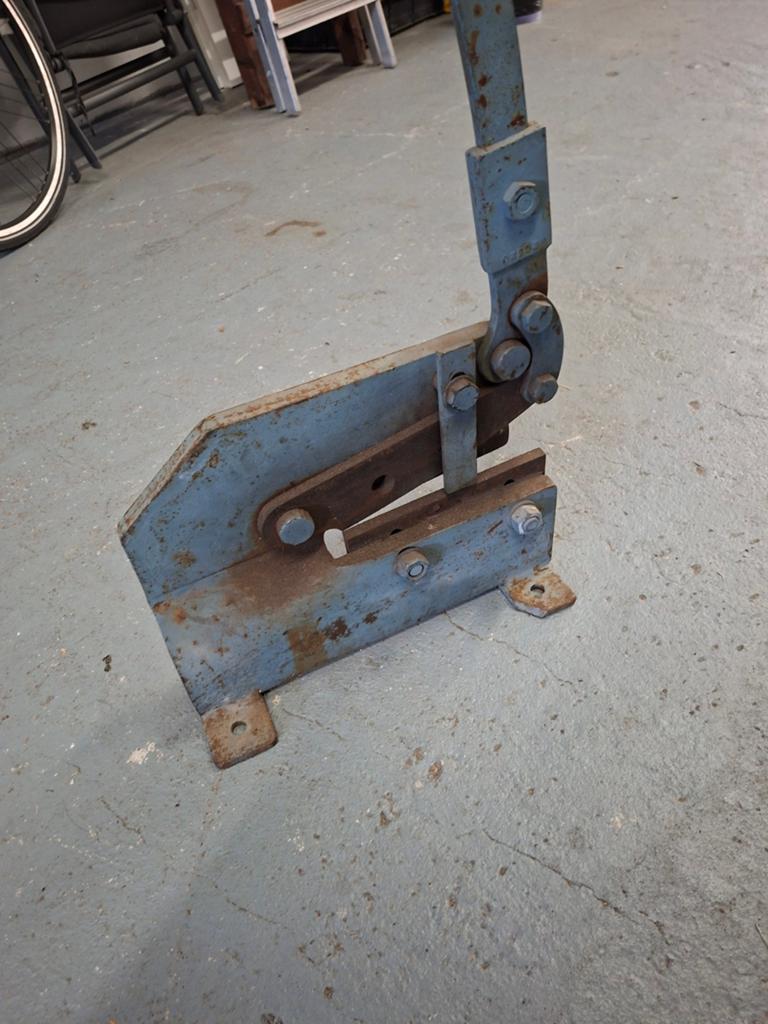 Schaar om staal te knippen, Ophalen