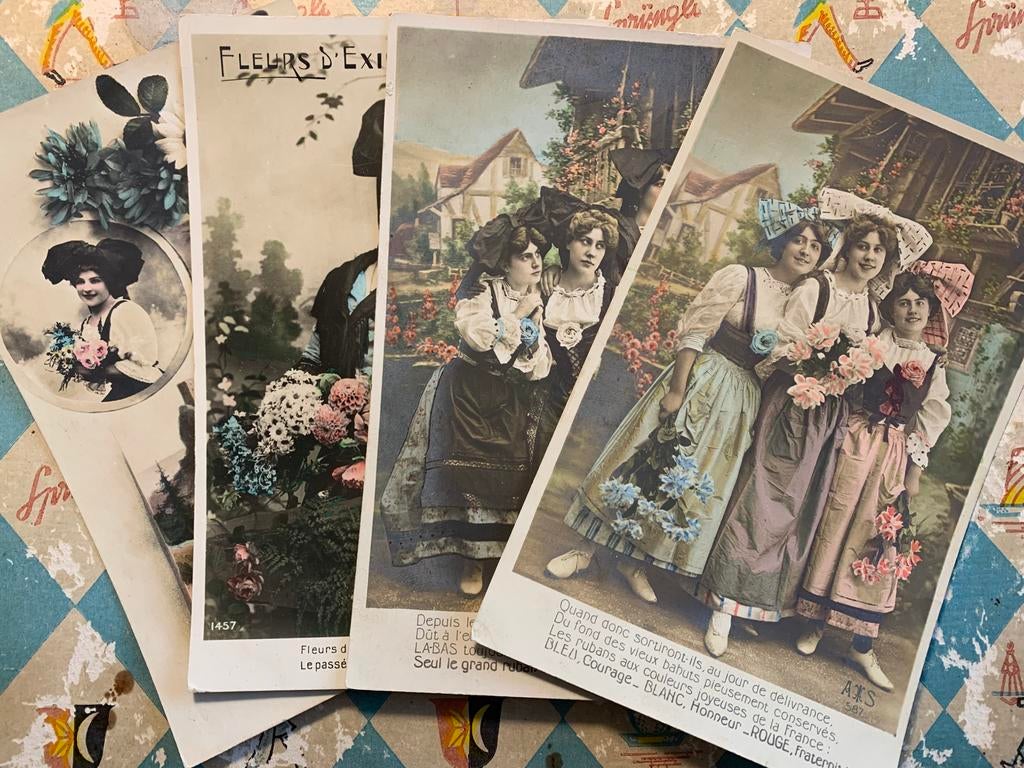 4x Dames in klederdracht - Frankrijk - Elzas, Ophalen of Verzenden, Voor 1920, Gelopen, Klederdracht