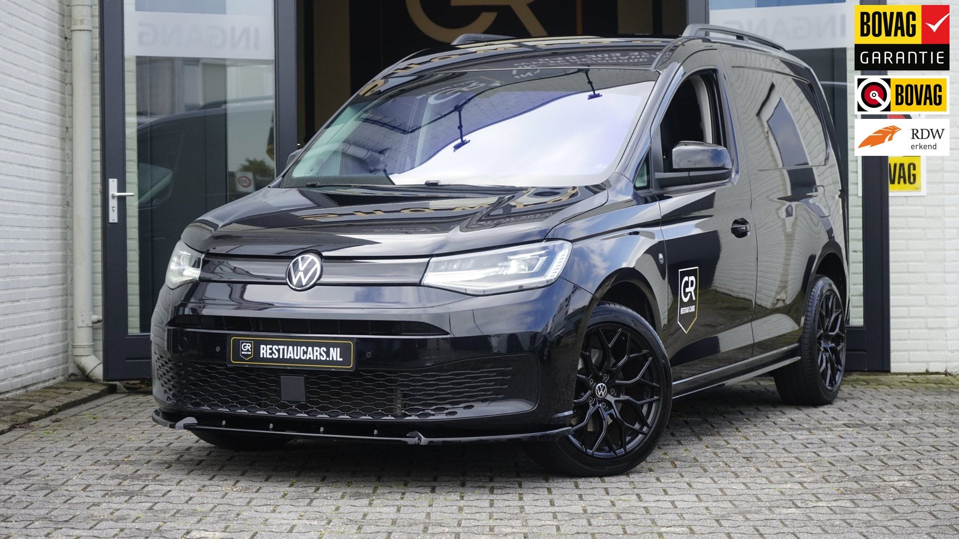 Volkswagen Caddy 1.5 eTSI MAXTON DESIGN AUTOMAAT|BENZINE|CAM, Stof, Zwart, Bedrijf, 2 stoelen