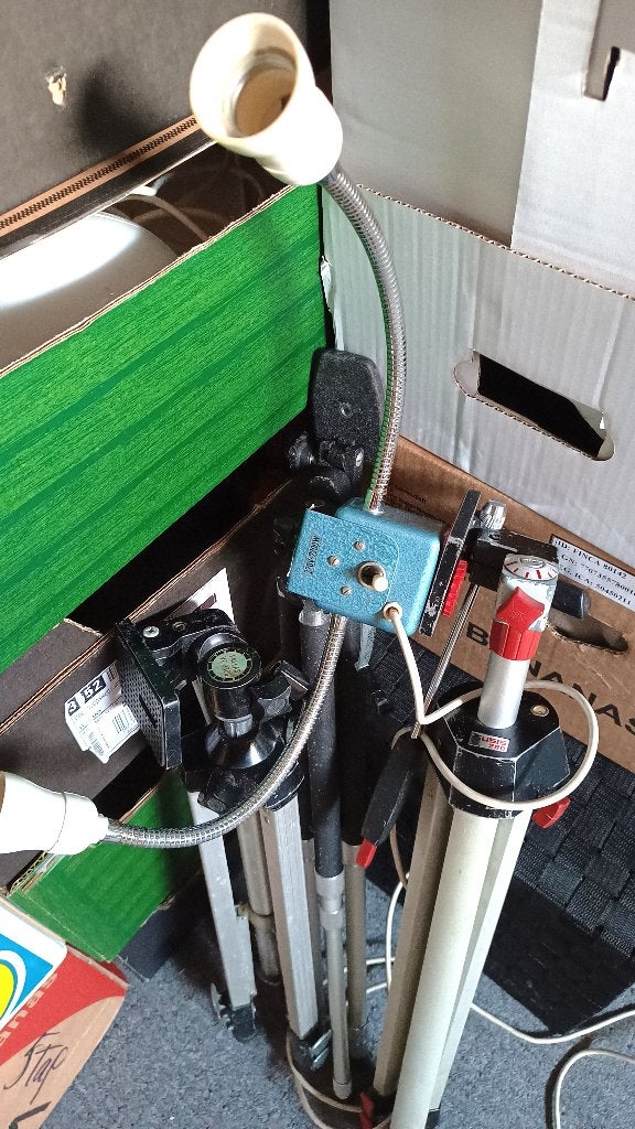 3 foto statieven ,w.v.1 met een flexibele jaren 50 fotolamp, Ophalen, Driepoot, Met balhoofd