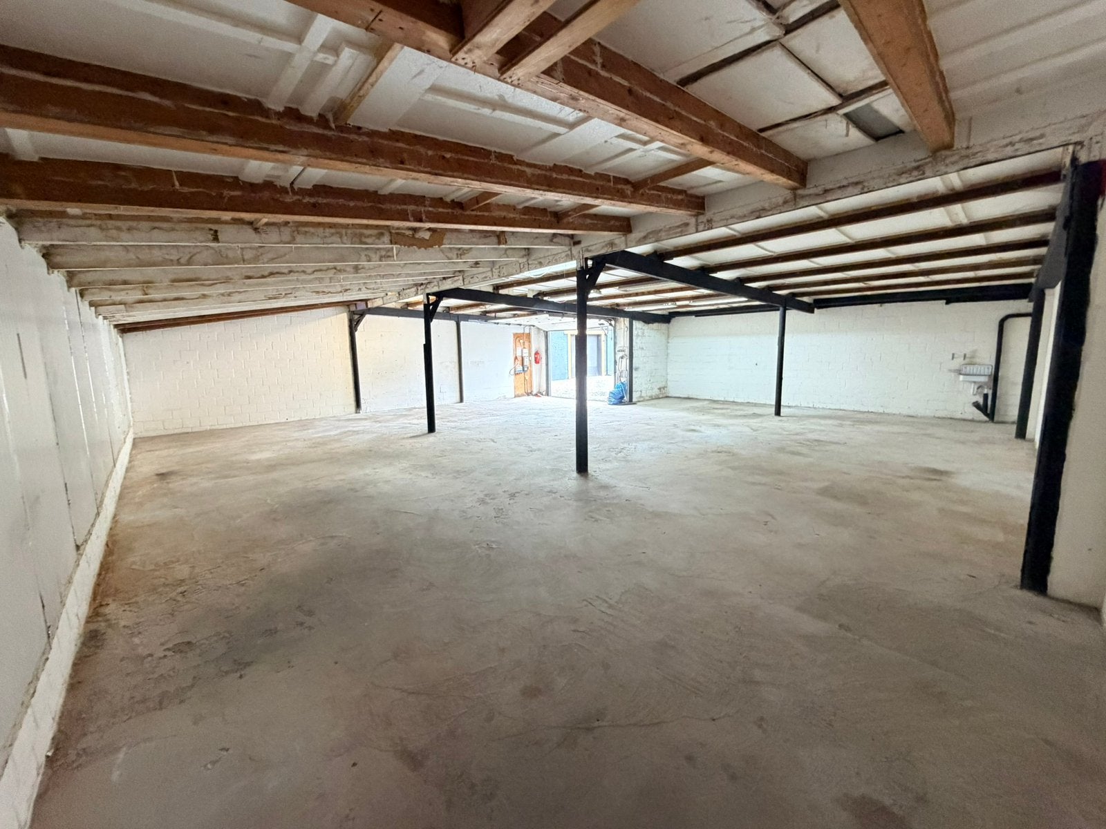 te huur bedrijfsruimte / loods 145m² kerkrade, 145 m², Huur, Bedrijfsruimte