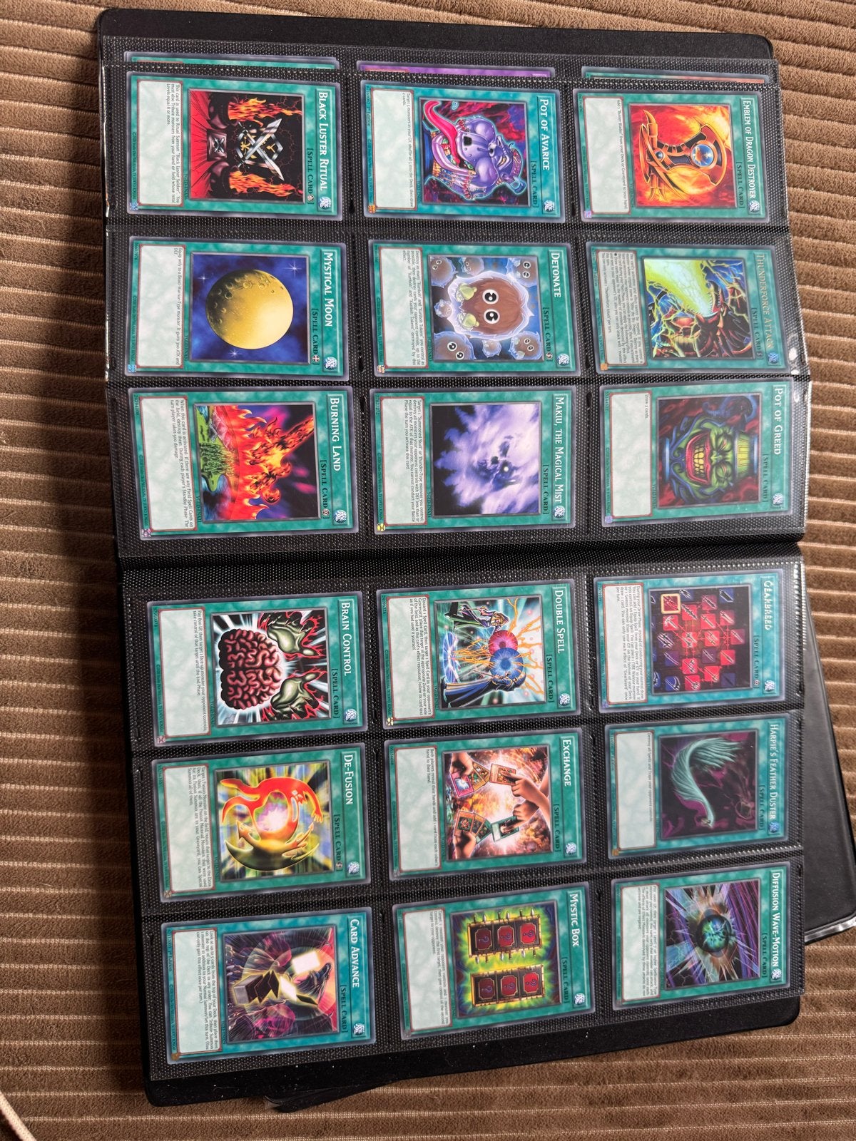 collectie Yu-Gi-Oh! kaarten in map, Ophalen, Zo goed als nieuw, Meerdere kaarten