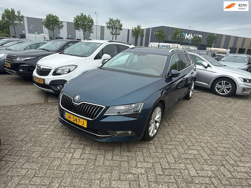 Skoda Superb Combi 2.0 TDI Style, Auto's, Skoda, Bedrijf, Te koop, Superb, ABS, Airbags, Airconditioning, Bi-Xenon koplampen, Bluetooth