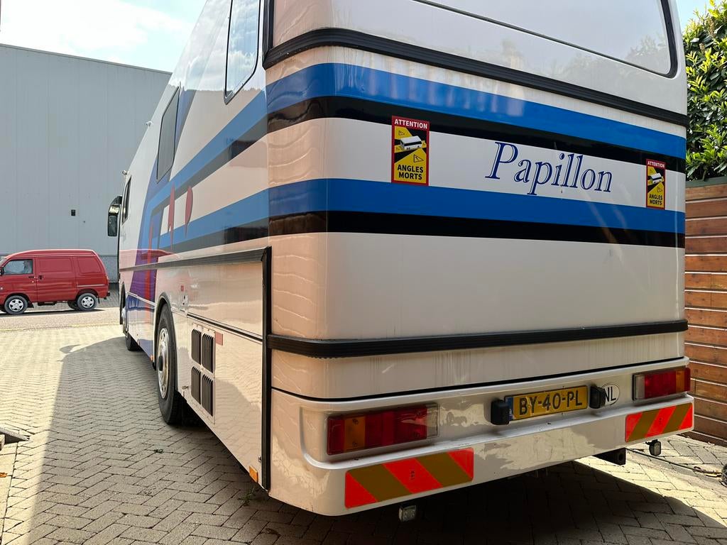 Unieke Volvo Buscamper 'Papillon' - Ruim en Compleet, Overige merken, Chemisch toilet, Buscamper of Camperbus, Ringverwarming