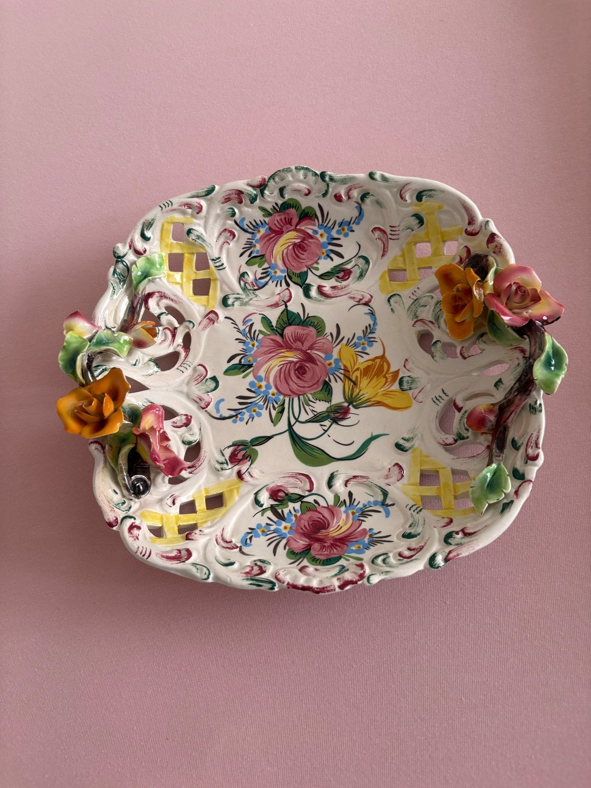 Vintage Italiaanse Majolica Schaal met Bloemen, Antiek en Kunst, Ophalen of Verzenden