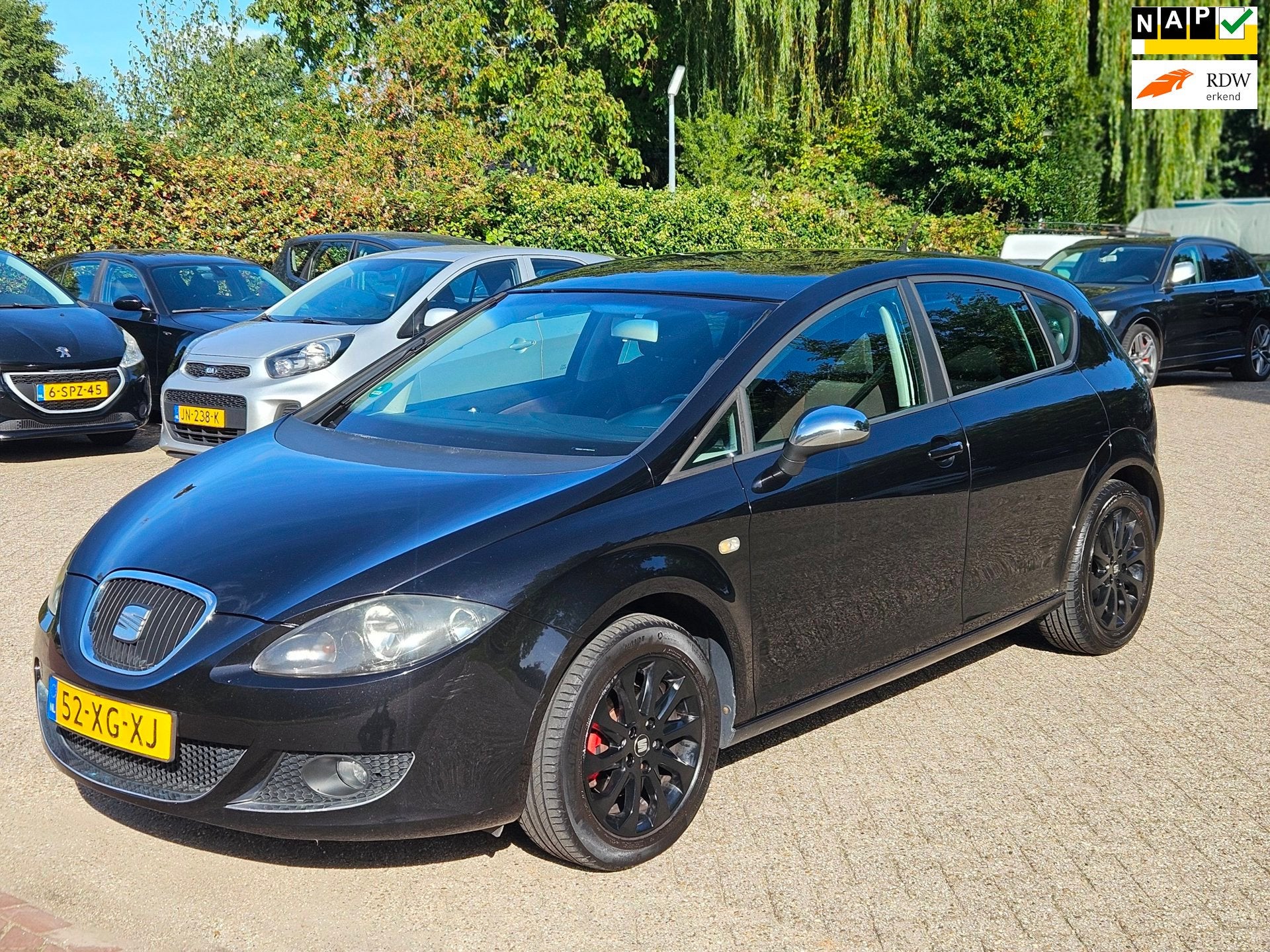 Seat Leon 1.6 Sportstyle|AIRCO|CruiseControl|NW APK 10-2027, Auto's, Gebruikt, 4 cilinders, Leon, Zwart