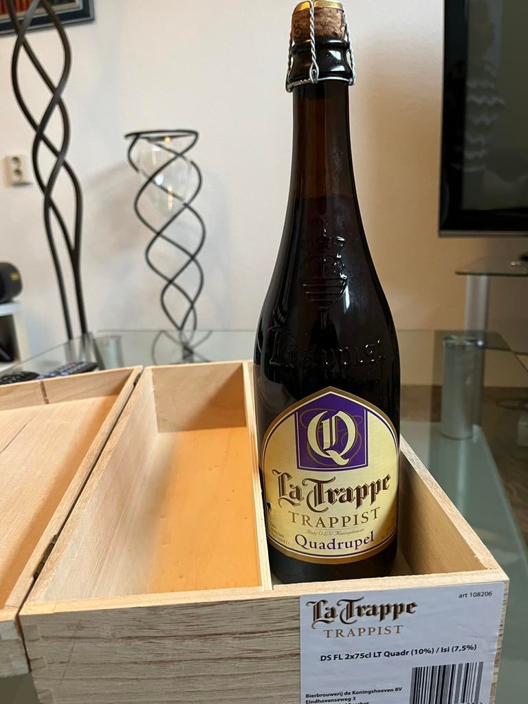 La Trappe Quadrupel 2022 met kist, Verzamelen, Biermerken, Ophalen of Verzenden, Zo goed als nieuw, Flesje(s), La Trappe