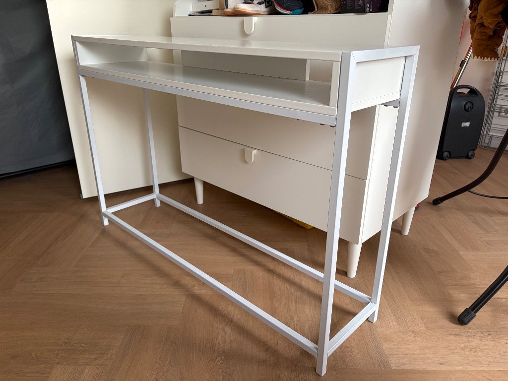 Mooie sidetable van Leitmotiv!, Gebruikt, 100 tot 150 cm, Scandinavisch, Ophalen
