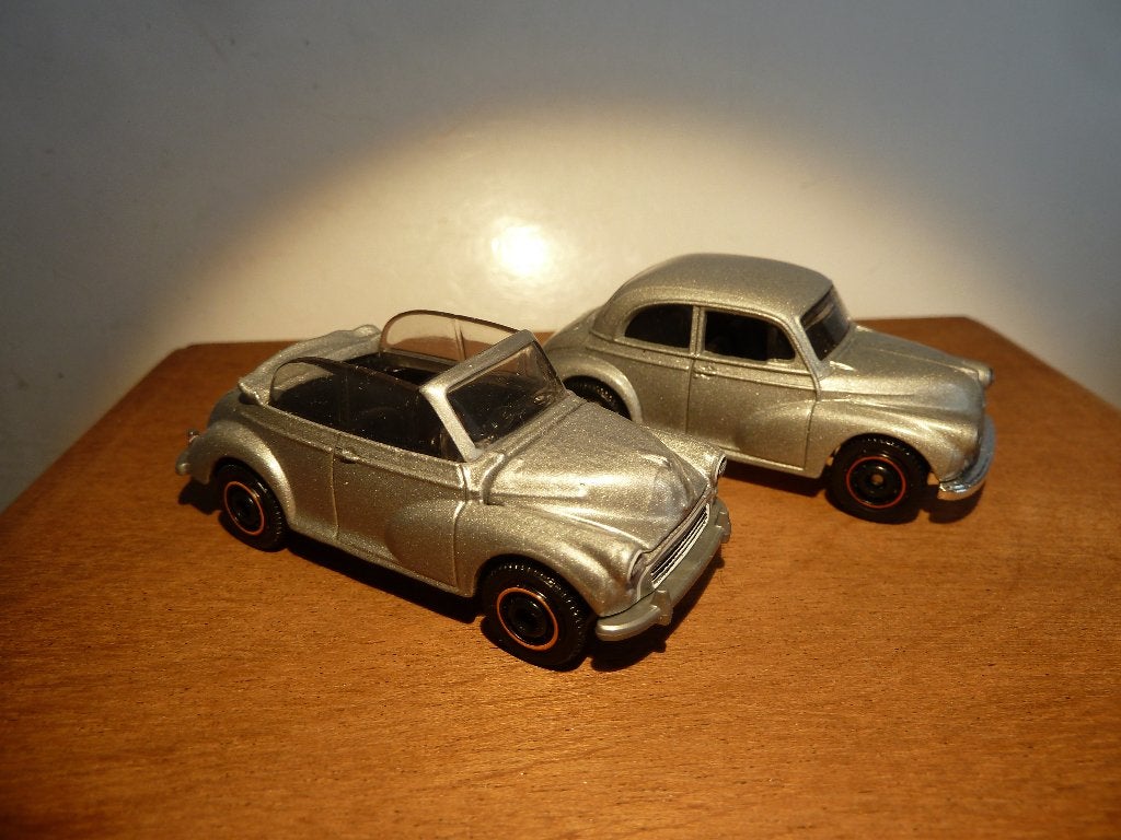 MORRIS MINOR:  SALOON & CABRIO   in MINT conditie  ( 6cm.), Ophalen of Verzenden, Nieuw, Auto