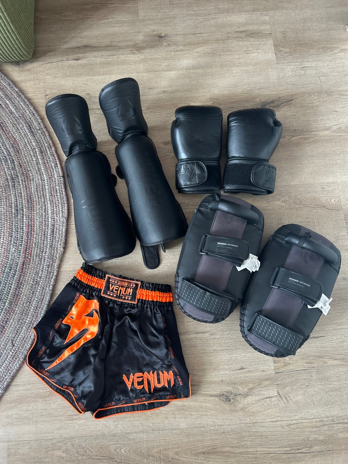 Vechtsport set: handschoenen, beenbeschermers, broekje, stoo, Sport en Fitness, Ophalen, Gebruikt, Overige, Maat XS of kleiner