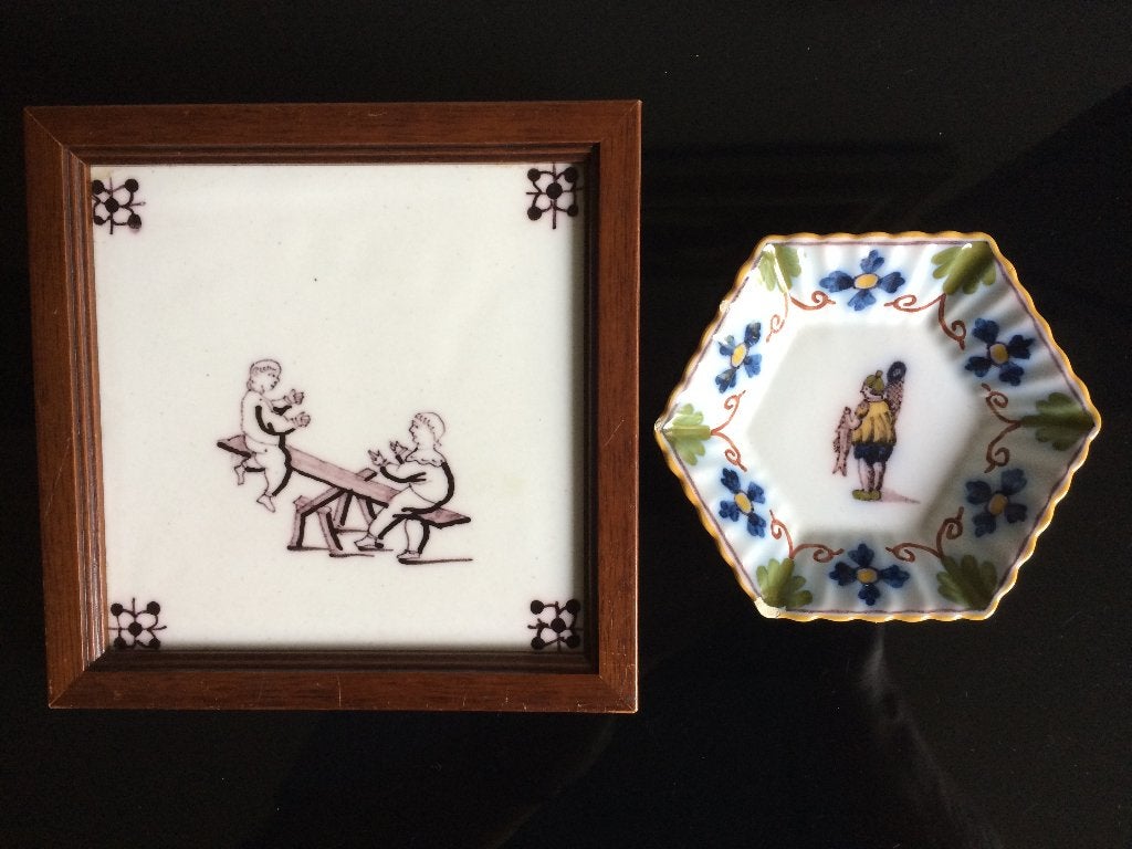 Aardewerk tegeltje: Wipwap, en Makkum schaaltje, Antiek en Kunst, Ophalen of Verzenden