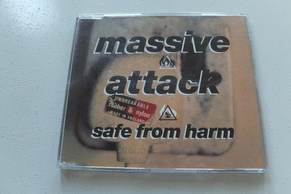 Massive Attack Safe from harm long version in ovp CD-single, Cd's en Dvd's, Cd's | Pop, Ophalen of Verzenden, Zo goed als nieuw