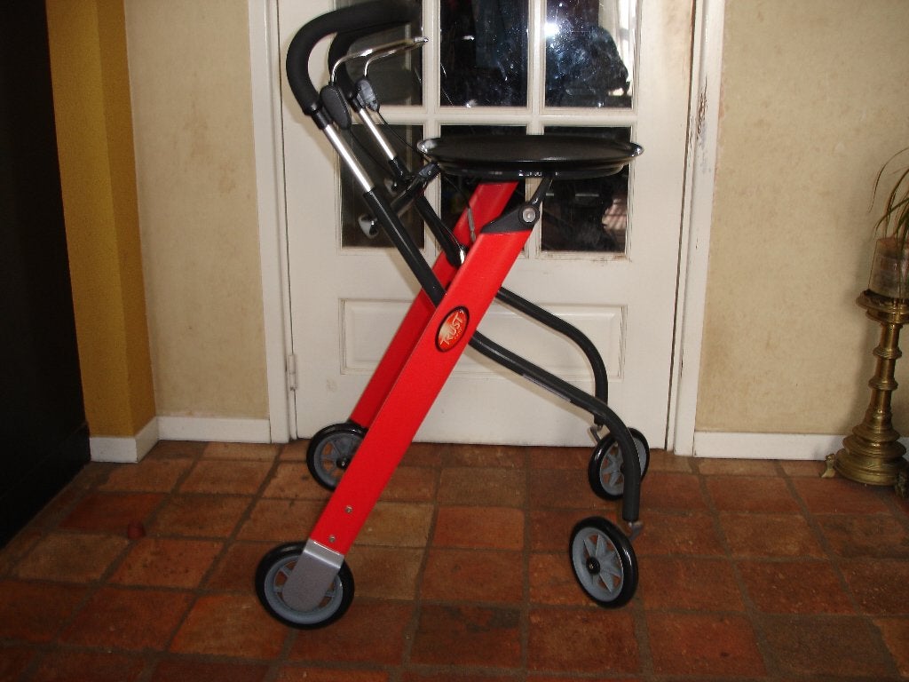 Lichtgewicht rollator trust care., Ophalen, Opvouwbaar, Zo goed als nieuw