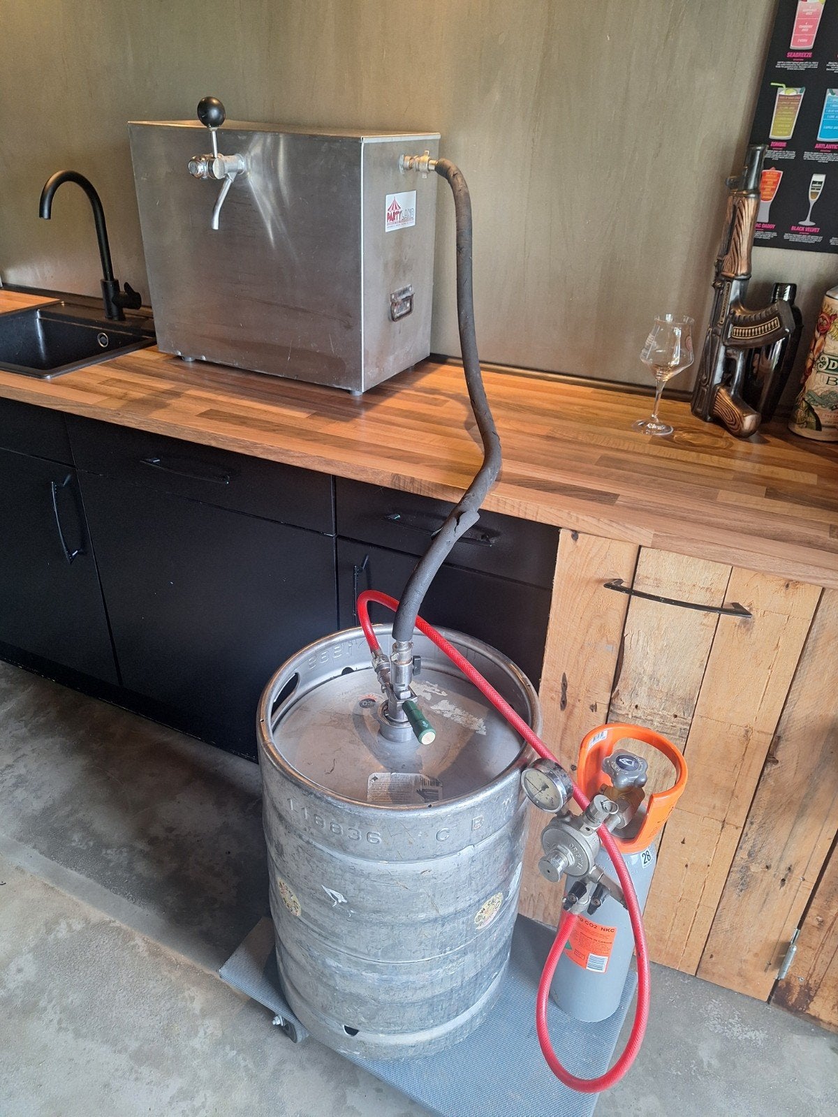 Watergekoelde tapinstallatie met CO2 fles(€120)en toebehoren, Witgoed en Apparatuur, Thuistaps, Ophalen of Verzenden