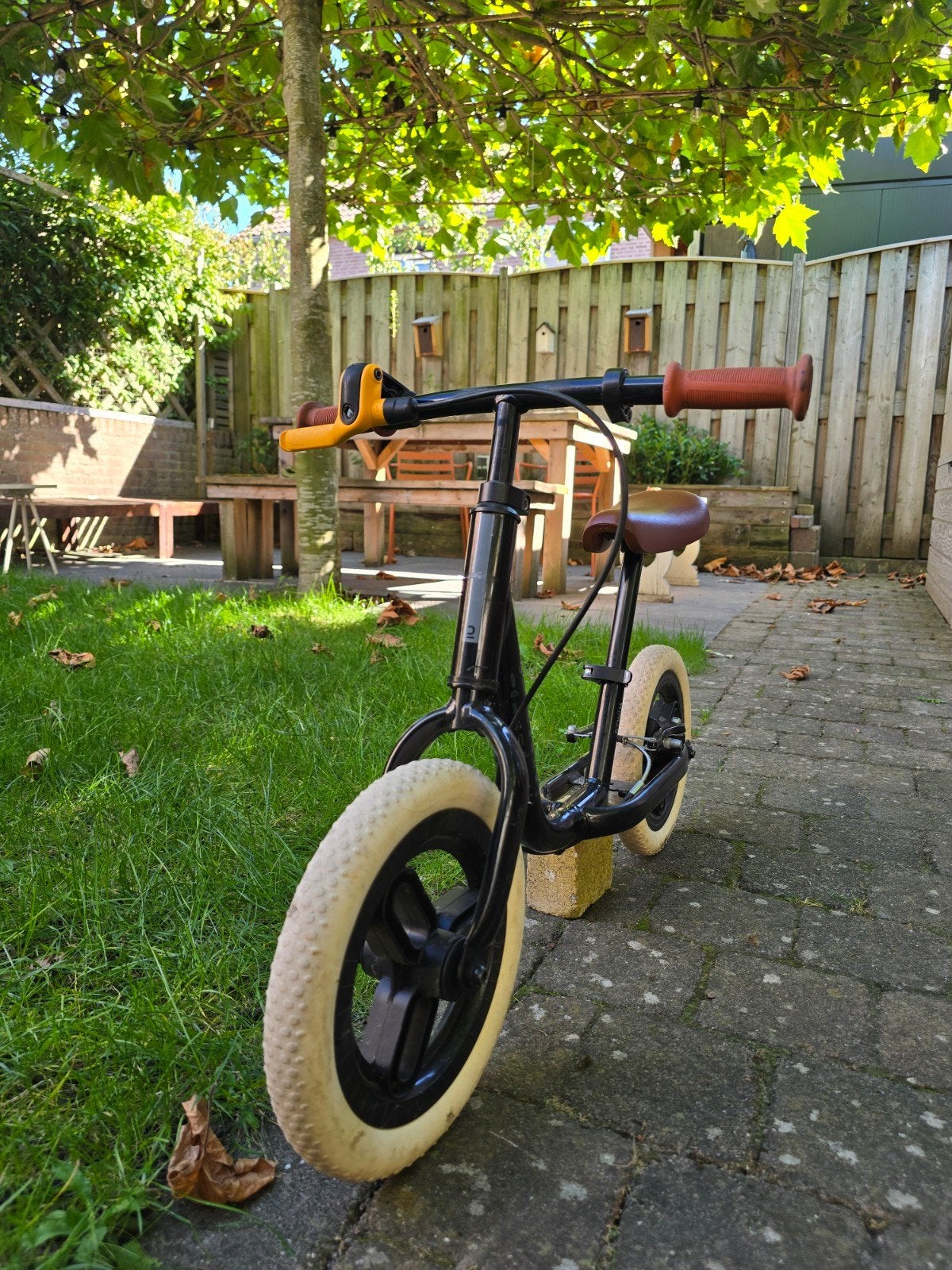 Foto 3 van Nette B'Twin Runride 500 Loopfiets (10 inch) - Met handrem