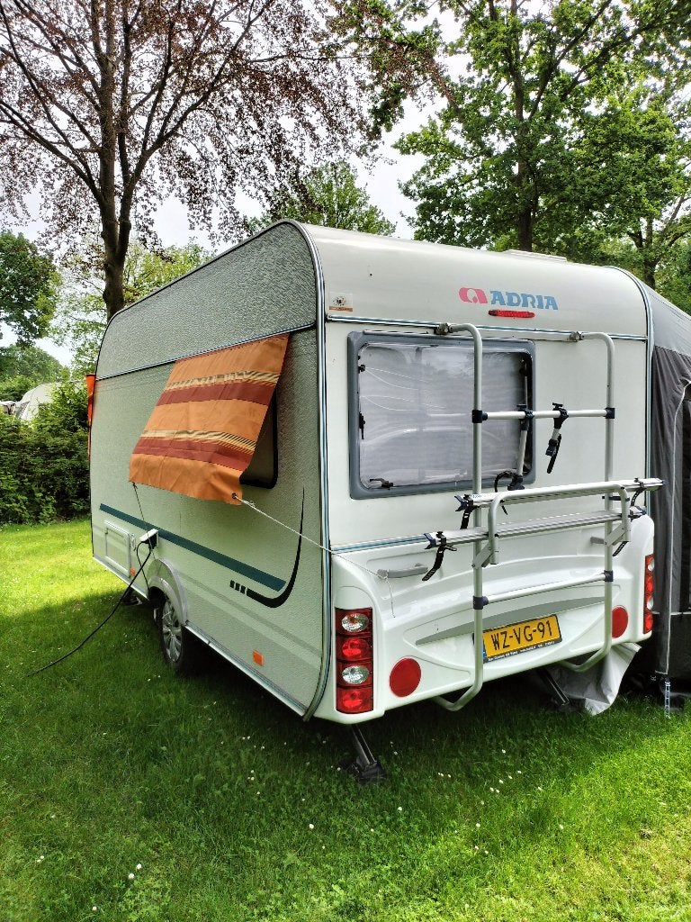 compacte caravan Adria Altea 390PS incl mover en voortent, Ringverwarming, Treinzit, Particulier, Adria