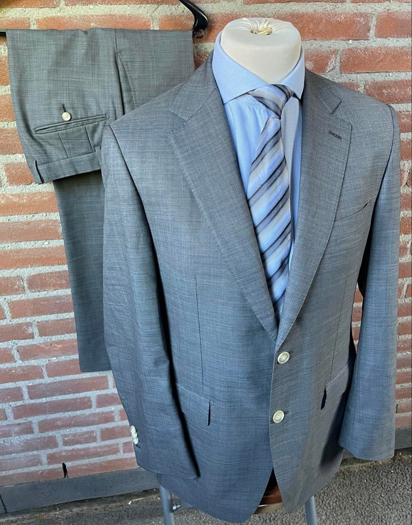 Oger Grijs kostuum van 100% Wol Mt 52, Kleding | Heren, Ophalen of Verzenden, Gedragen, Maat 52/54 (L), Grijs