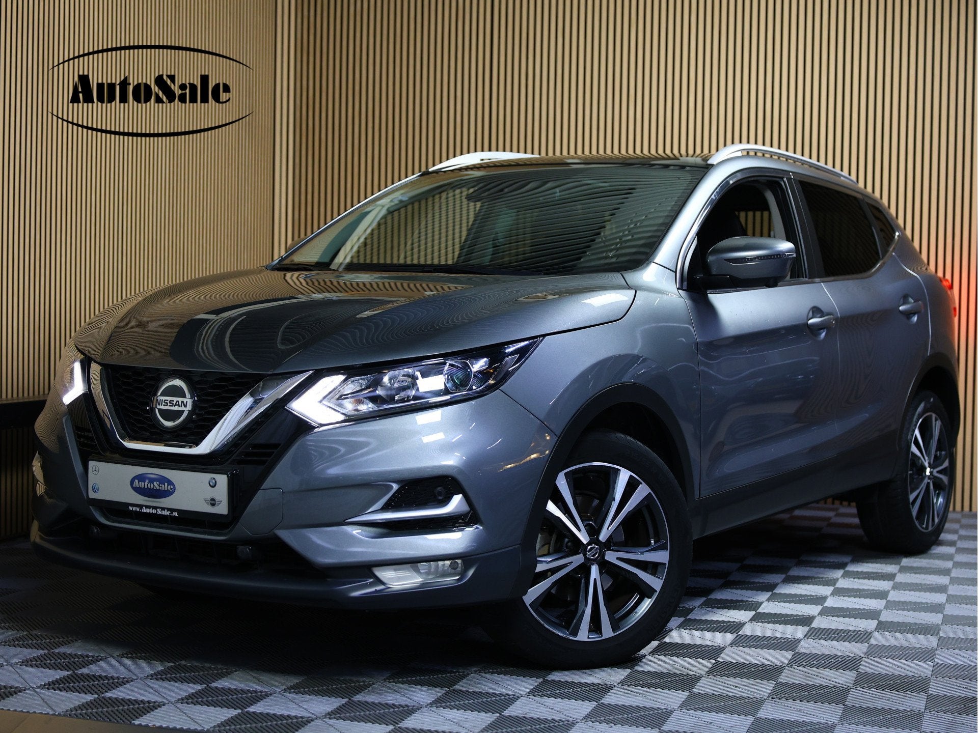 Nissan QASHQAI 1.3 DIG-T TEKNA AUTOMAAT PANODAK NAVI 360CAM, Stof, Gebruikt, Zwart, 4 cilinders