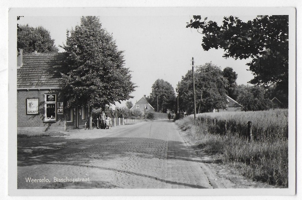 Weerselo Bisschopstraat Oude ongelopen Ansichtkaart B3413, Verzamelen, Ophalen of Verzenden, 1980 tot heden, Gelopen
