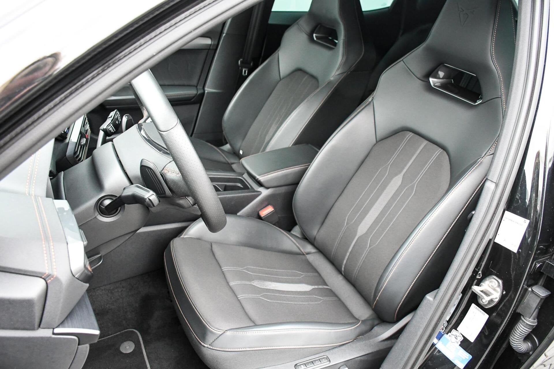 CUPRA Formentor 1.4 e-Hybrid VZ Copper Edition Schaalstoelen, Auto's, Gebruikt, 4 cilinders, Formentor, Zwart