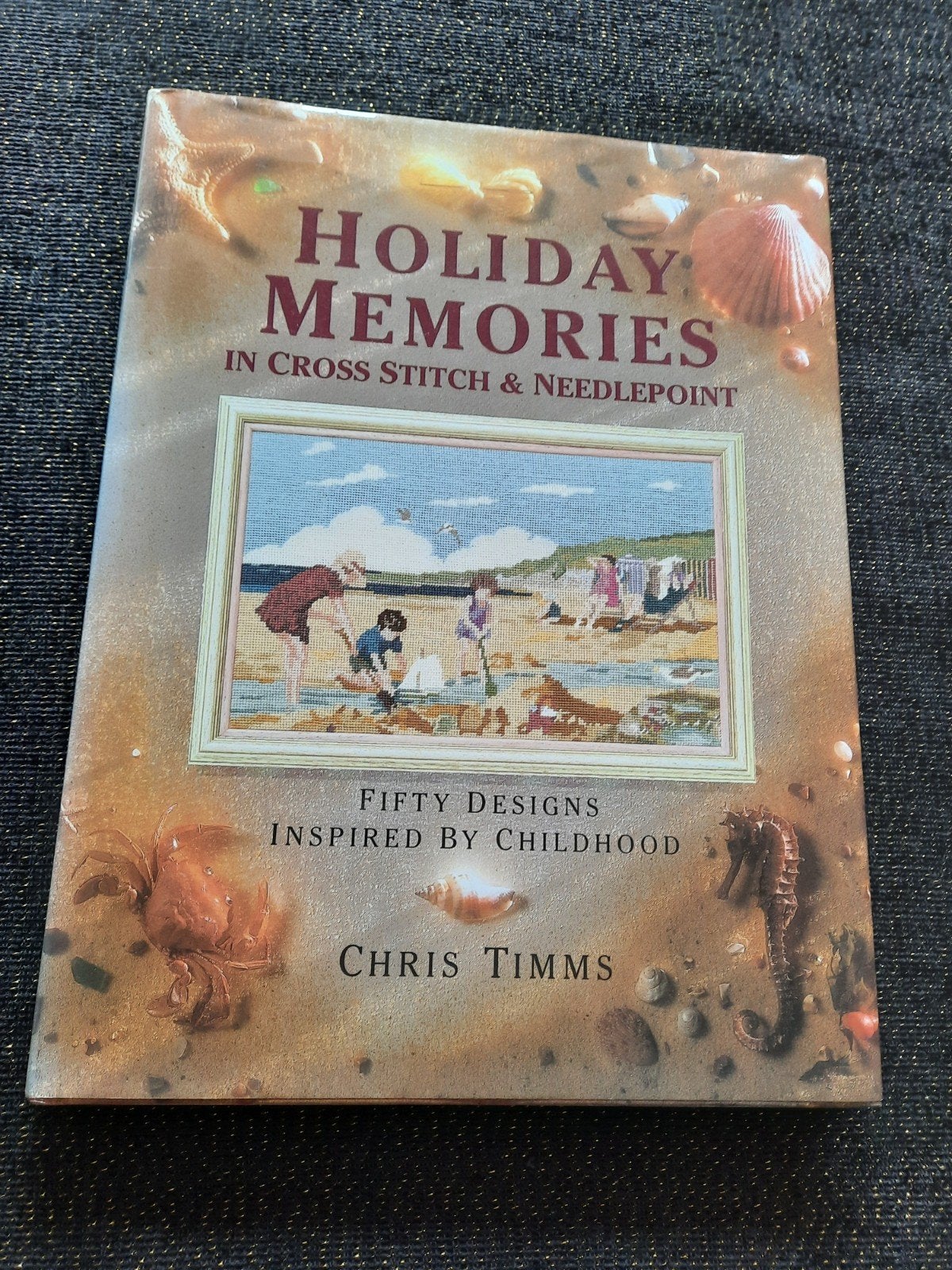 Holiday Memories in Cross Stitch & Needlepoint - Chris Timms, Ophalen of Verzenden, Zo goed als nieuw, Borduren en Naaien, Chris Timms