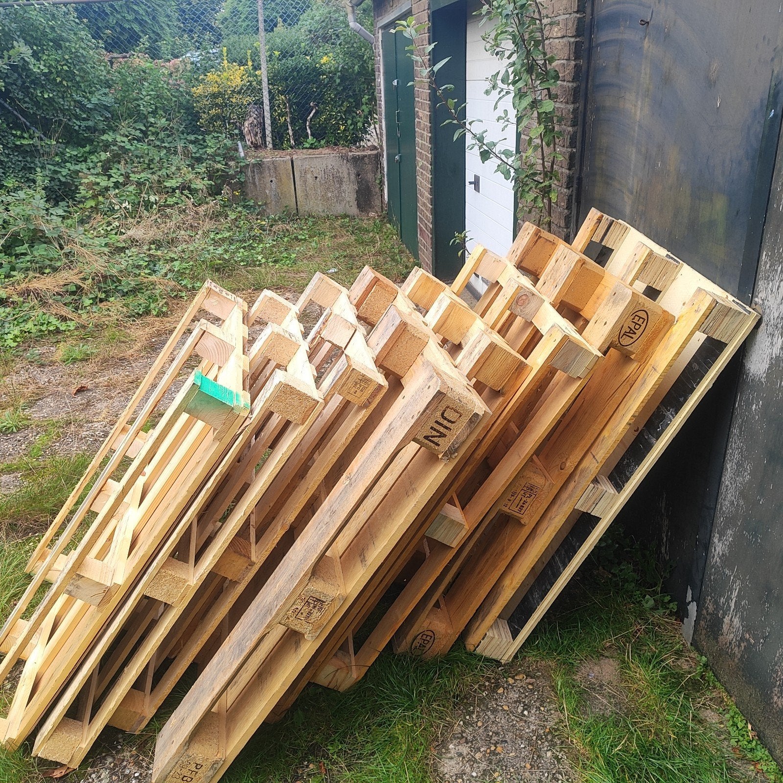 8 pallets gratis af te halen, Ophalen of Verzenden, Gebruikt, Pallet