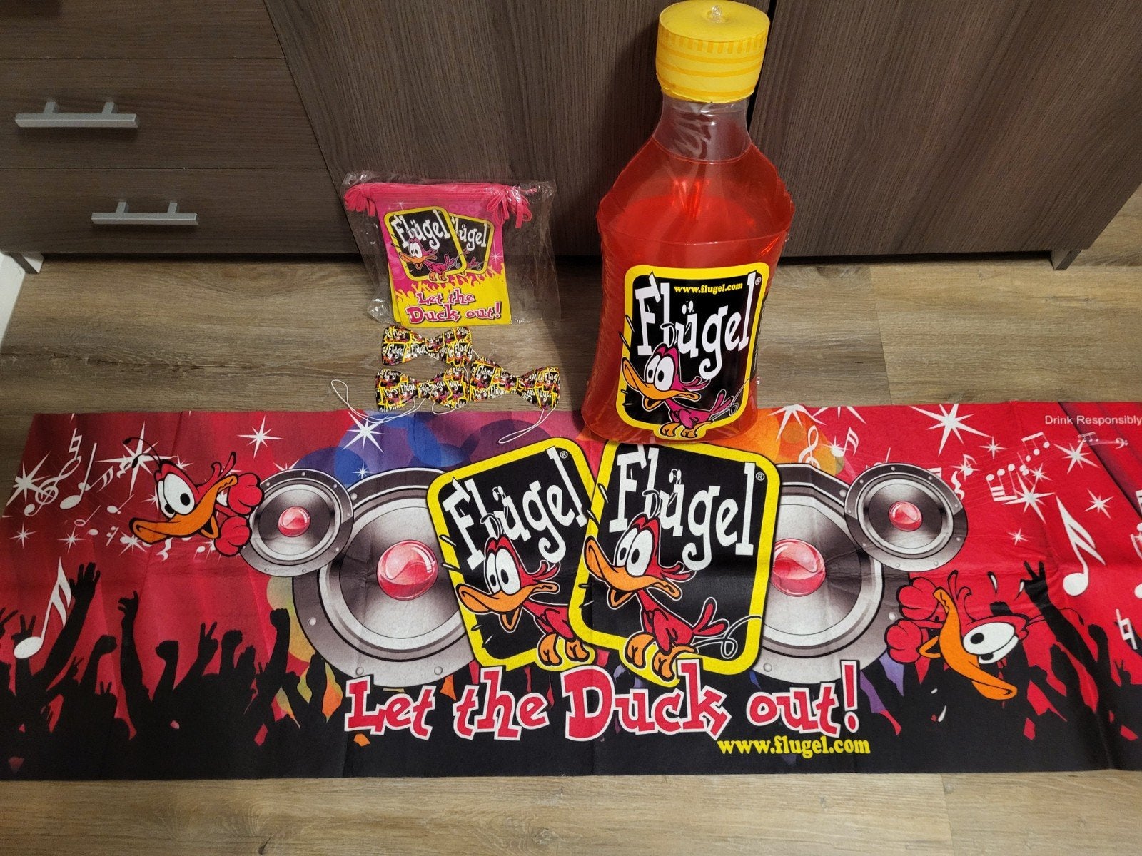 Mooie flügel Setje met uniek groot kleed Enz, Verzenden, Nieuw