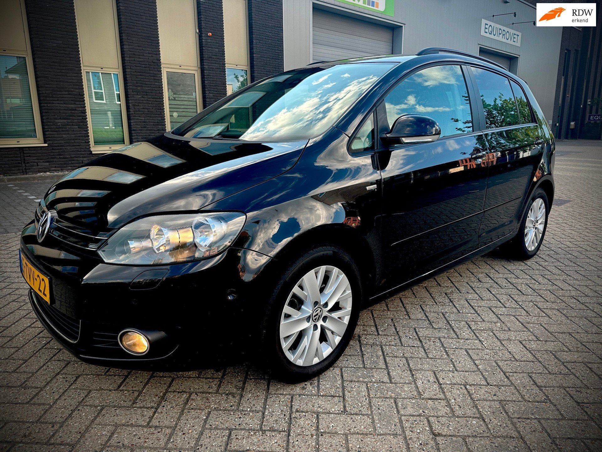 Volkswagen Golf Plus 1.6 TDI Highline BlueMotion AUTOMAAT, N, Euro 5, Gebruikt, 1367 kg, 4 cilinders