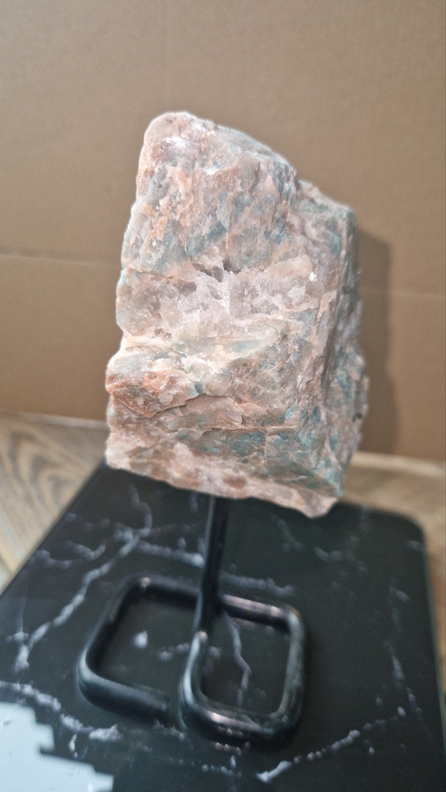 Ruw Amazoniet Kristal op Metalen Standaard - 372g, Ophalen of Verzenden