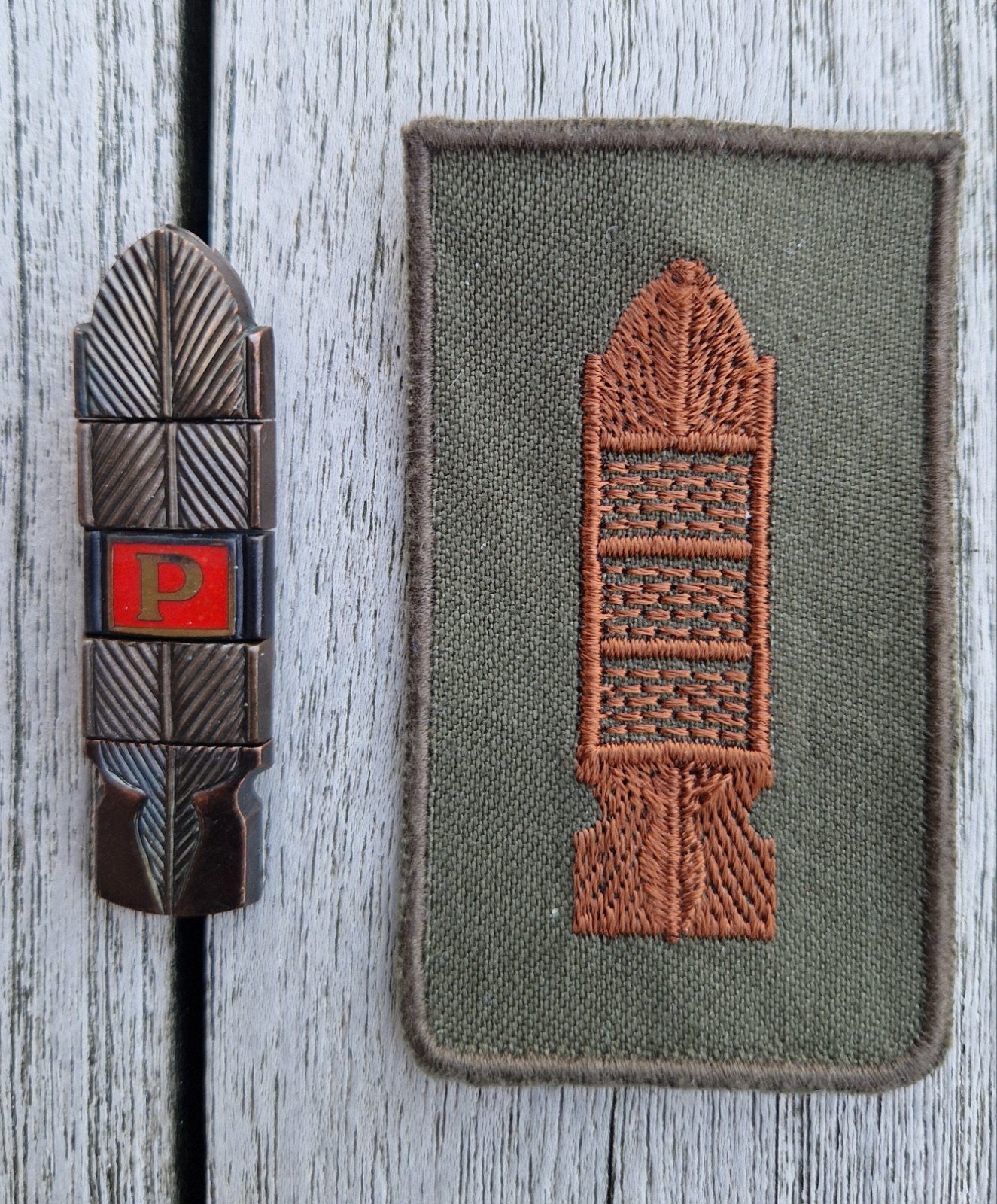 Scherpschutterspeld pistool, met embleem, Ophalen of Verzenden, Landmacht, Nederland, Embleem of Badge