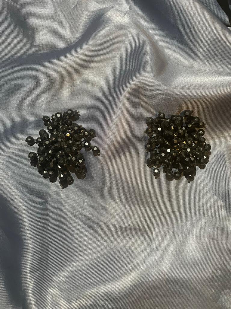 Zwarte kralen oorbellen, Sieraden, Tassen en Uiterlijk, Oorbellen, Overige materialen, Gebruikt, Zwart, Ophalen of Verzenden
