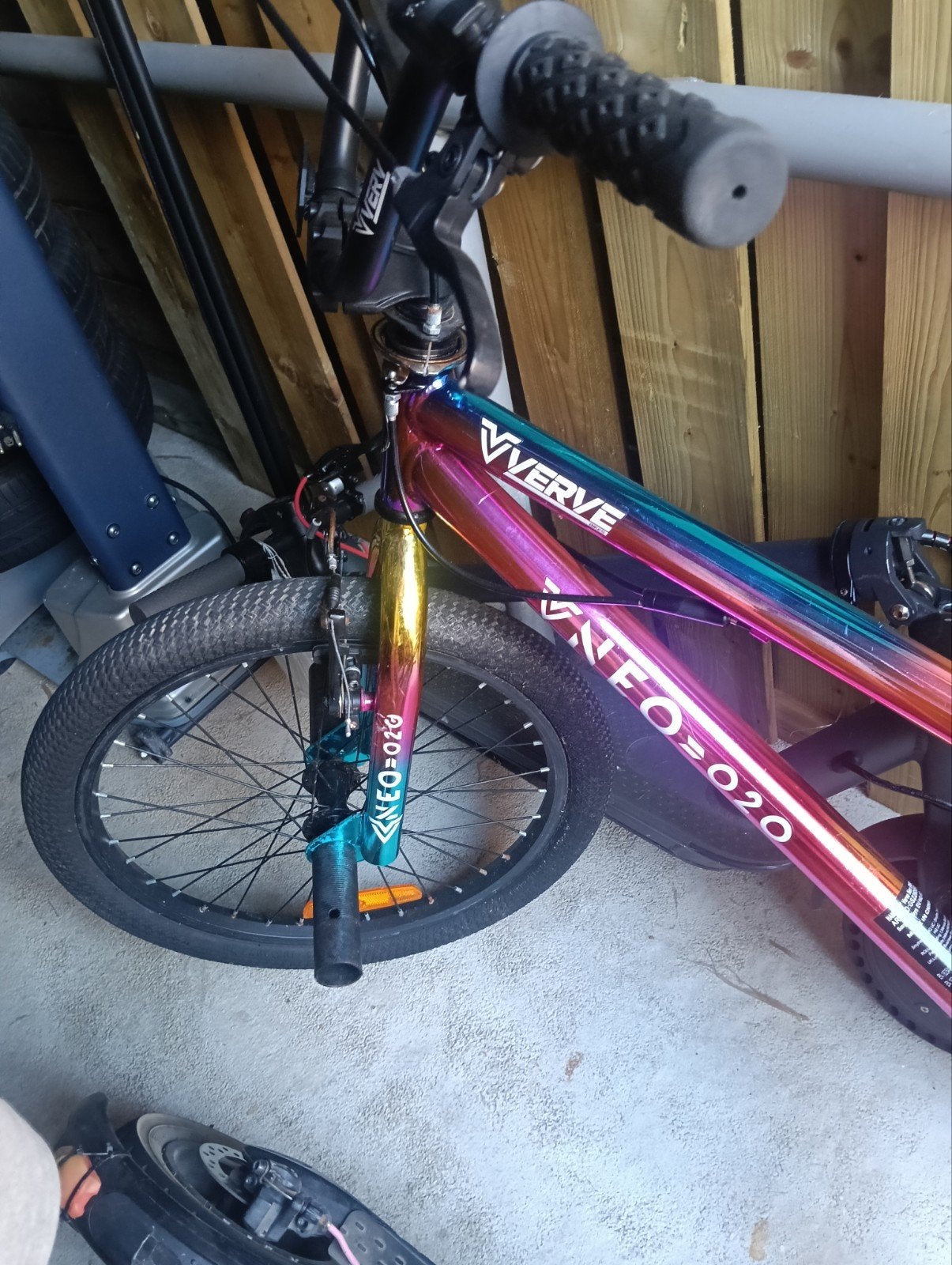 Verve BMX Fiets 20 inch - Regenboogkleur, Fietsen en Brommers, Fietsen | Crossfietsen en BMX, Ophalen, Staal, Velgrem, Verve